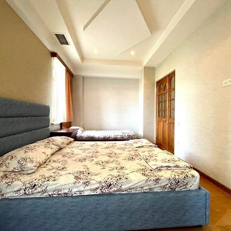 Apartments Emili Γιερεβάν Εξωτερικό φωτογραφία