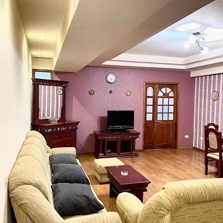 Apartments Emili Γιερεβάν Εξωτερικό φωτογραφία