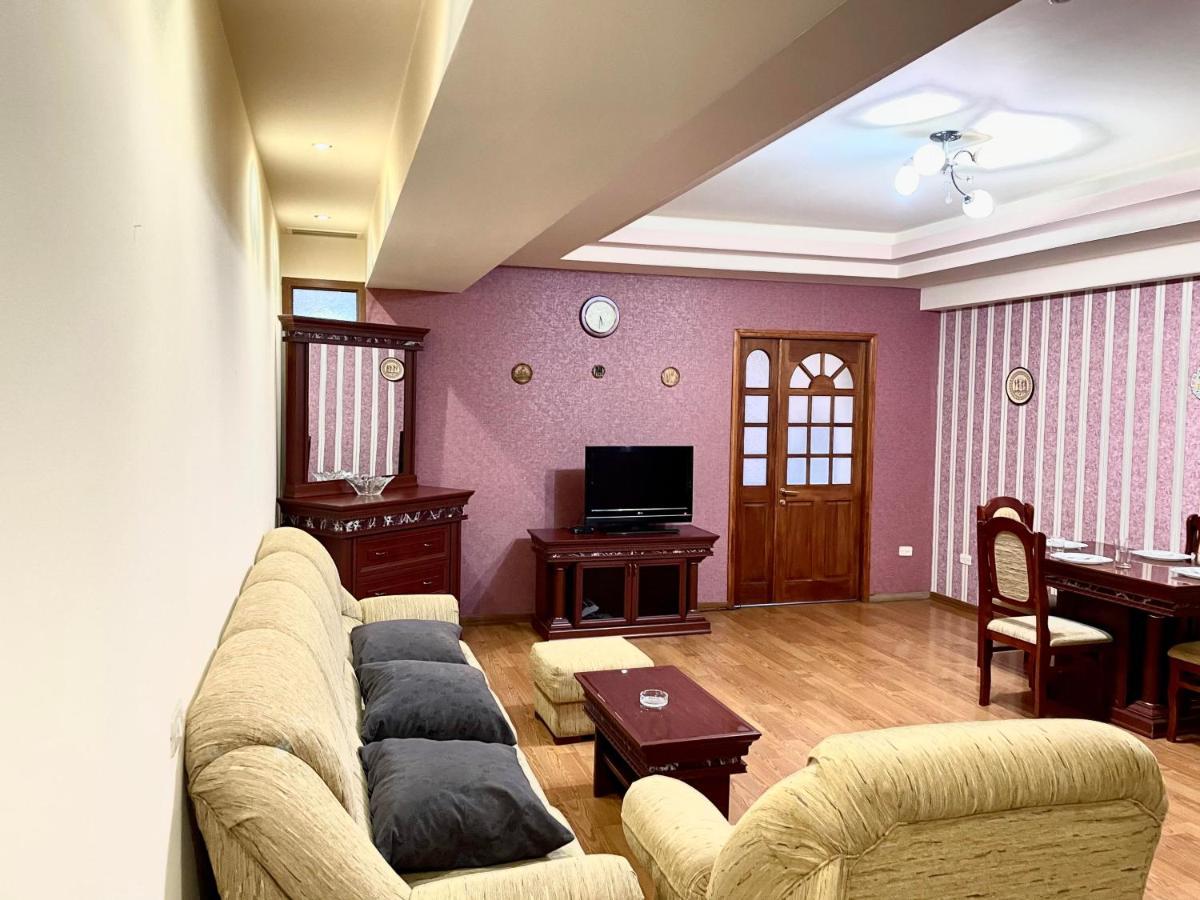 Apartments Emili Γιερεβάν Εξωτερικό φωτογραφία