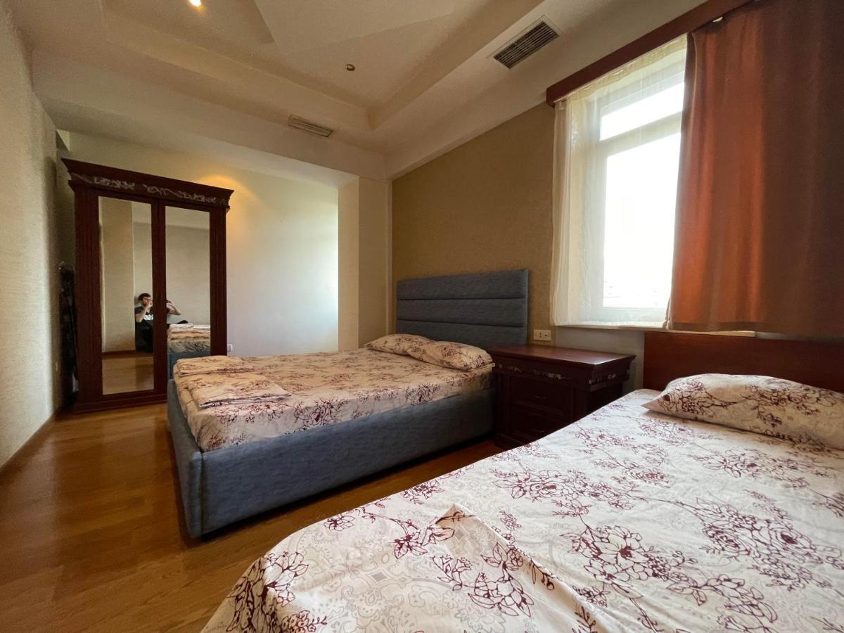 Apartments Emili Γιερεβάν Εξωτερικό φωτογραφία