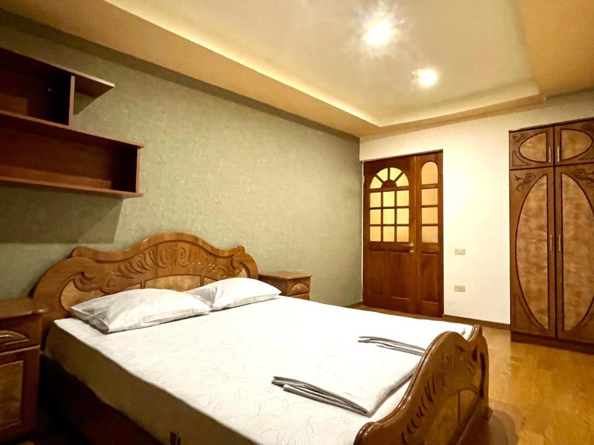 Apartments Emili Γιερεβάν Εξωτερικό φωτογραφία