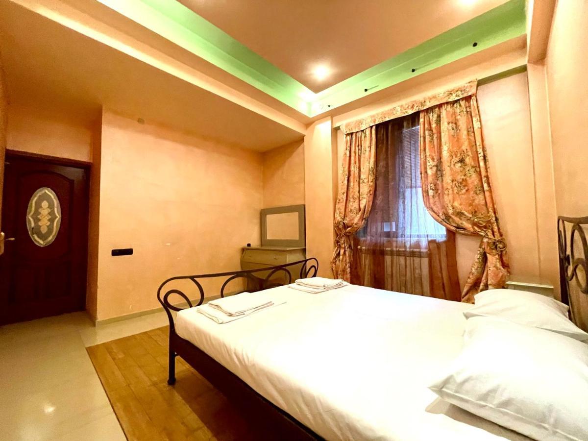 Apartments Emili Γιερεβάν Εξωτερικό φωτογραφία