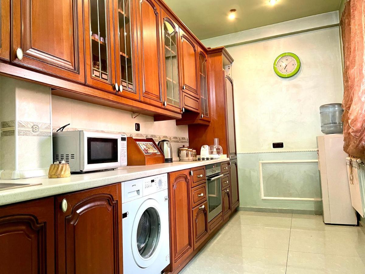 Apartments Emili Γιερεβάν Εξωτερικό φωτογραφία