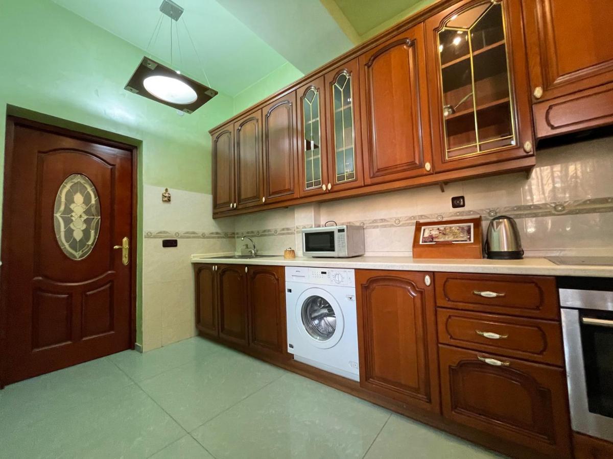 Apartments Emili Γιερεβάν Εξωτερικό φωτογραφία