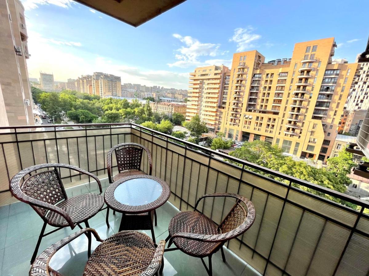 Apartments Emili Γιερεβάν Εξωτερικό φωτογραφία