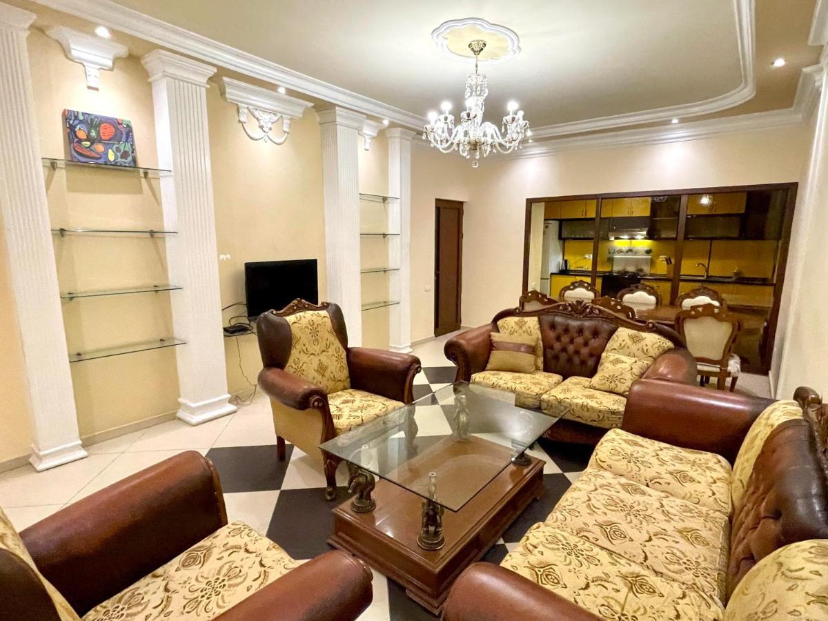 Apartments Emili Γιερεβάν Εξωτερικό φωτογραφία