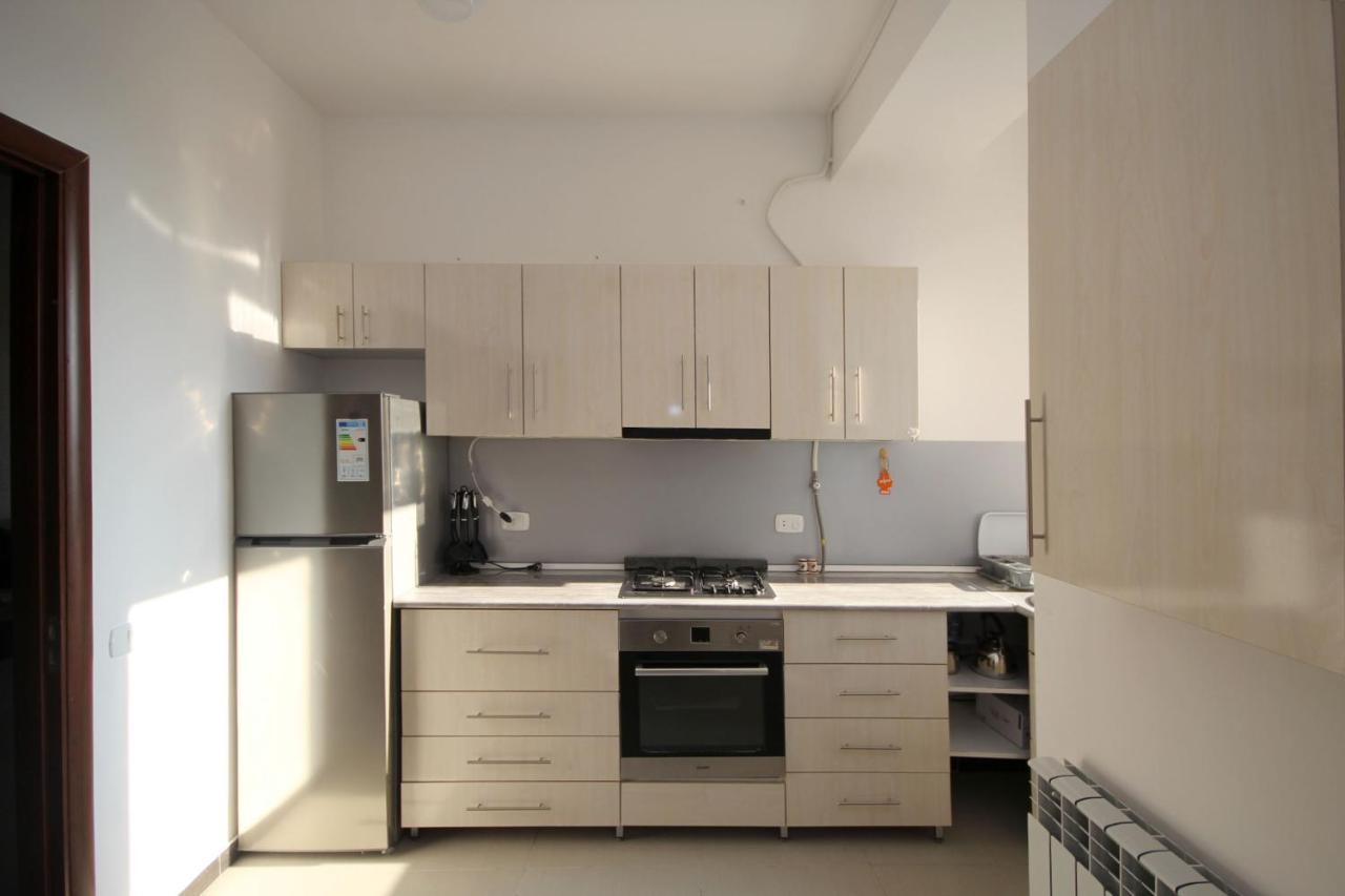 Apartments Emili Γιερεβάν Εξωτερικό φωτογραφία