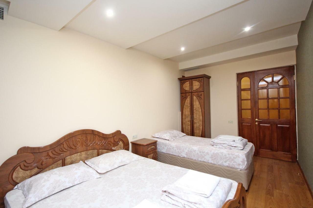 Apartments Emili Γιερεβάν Εξωτερικό φωτογραφία