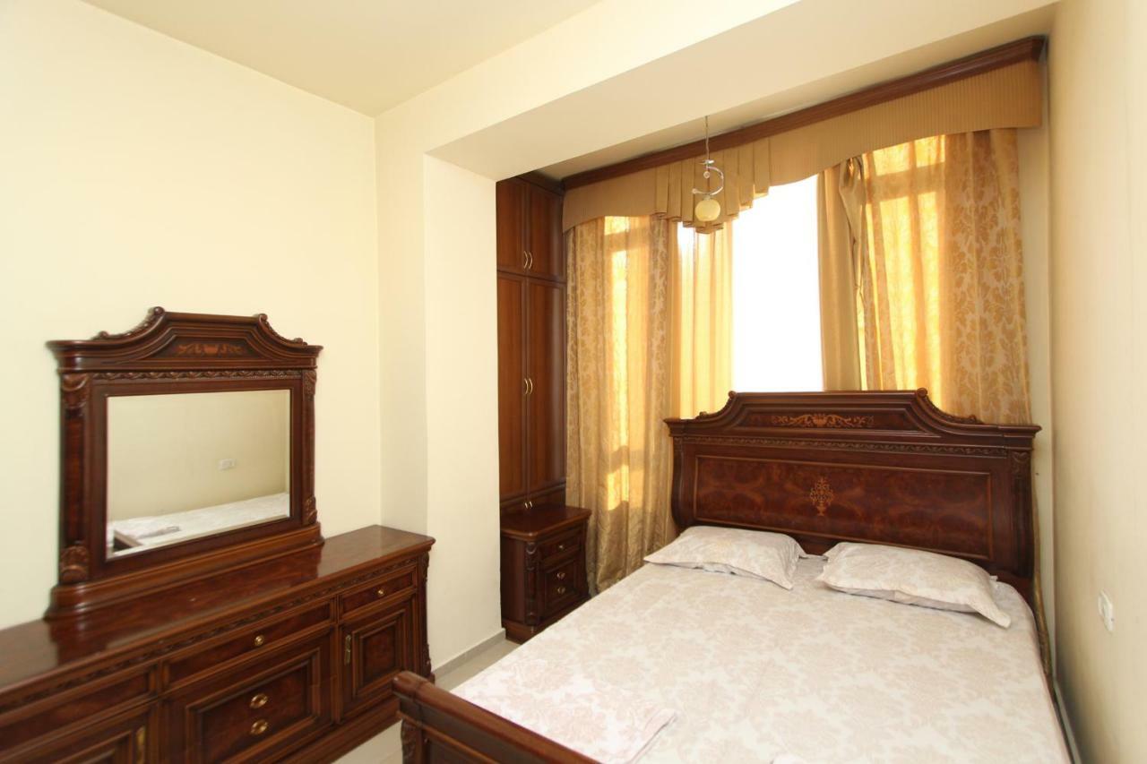 Apartments Emili Γιερεβάν Εξωτερικό φωτογραφία