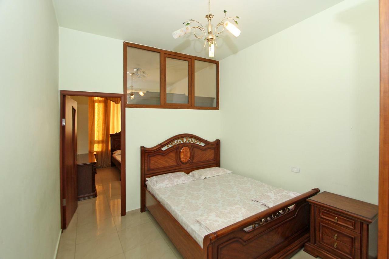 Apartments Emili Γιερεβάν Εξωτερικό φωτογραφία