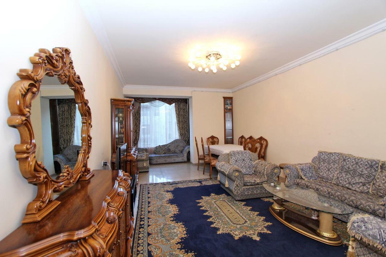 Apartments Emili Γιερεβάν Εξωτερικό φωτογραφία