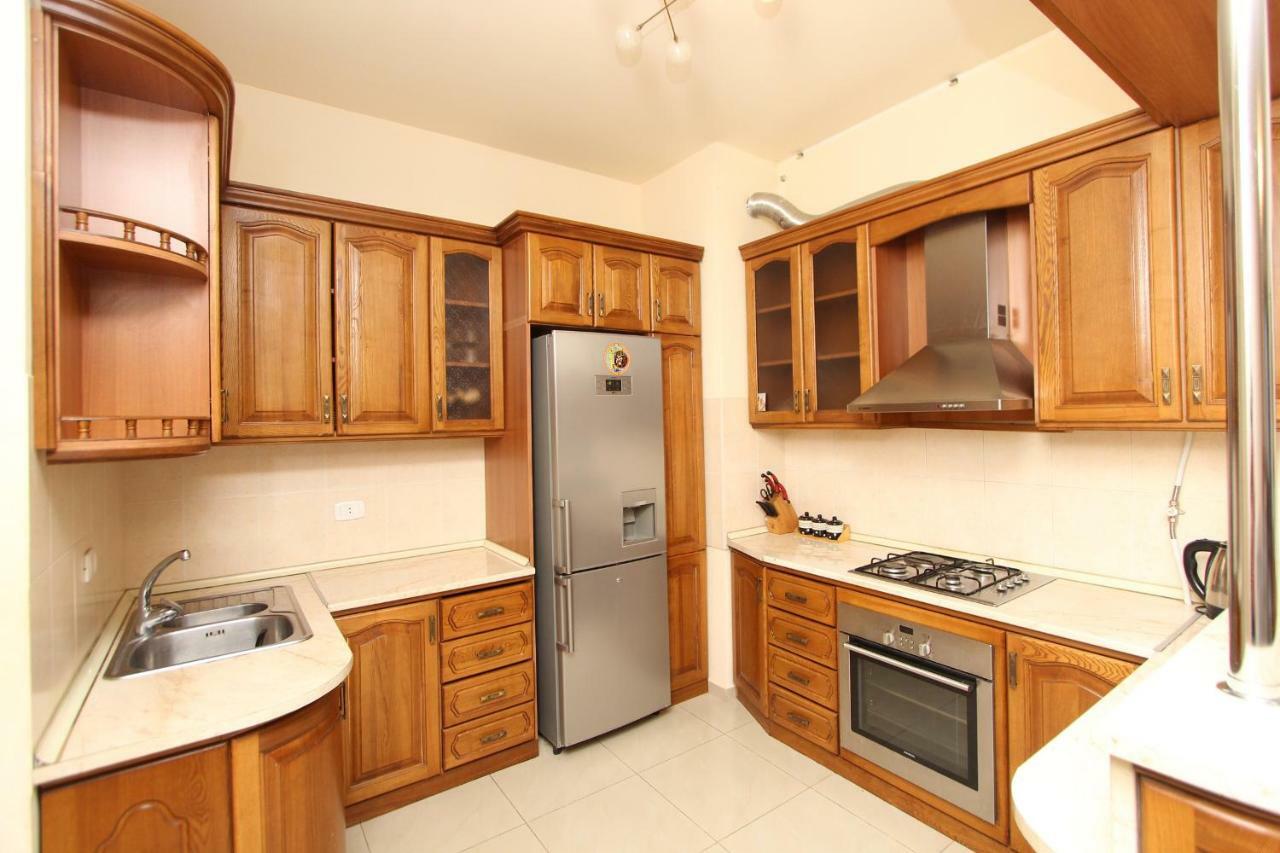Apartments Emili Γιερεβάν Εξωτερικό φωτογραφία