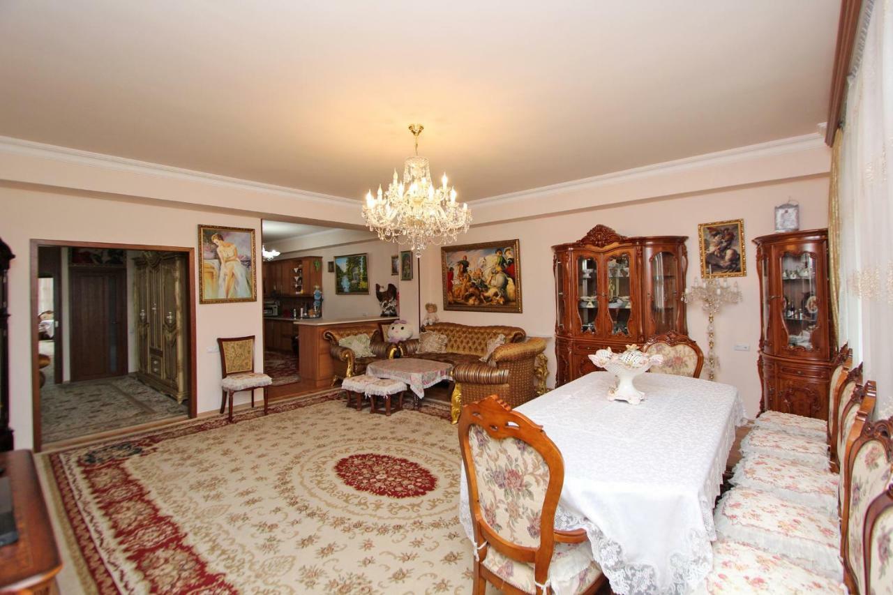 Apartments Emili Γιερεβάν Εξωτερικό φωτογραφία