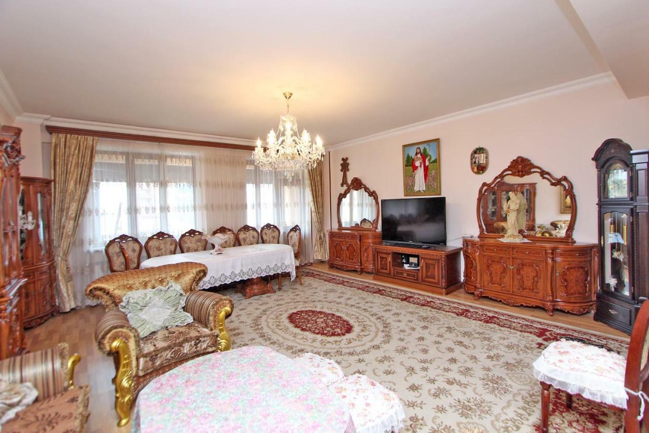 Apartments Emili Γιερεβάν Εξωτερικό φωτογραφία