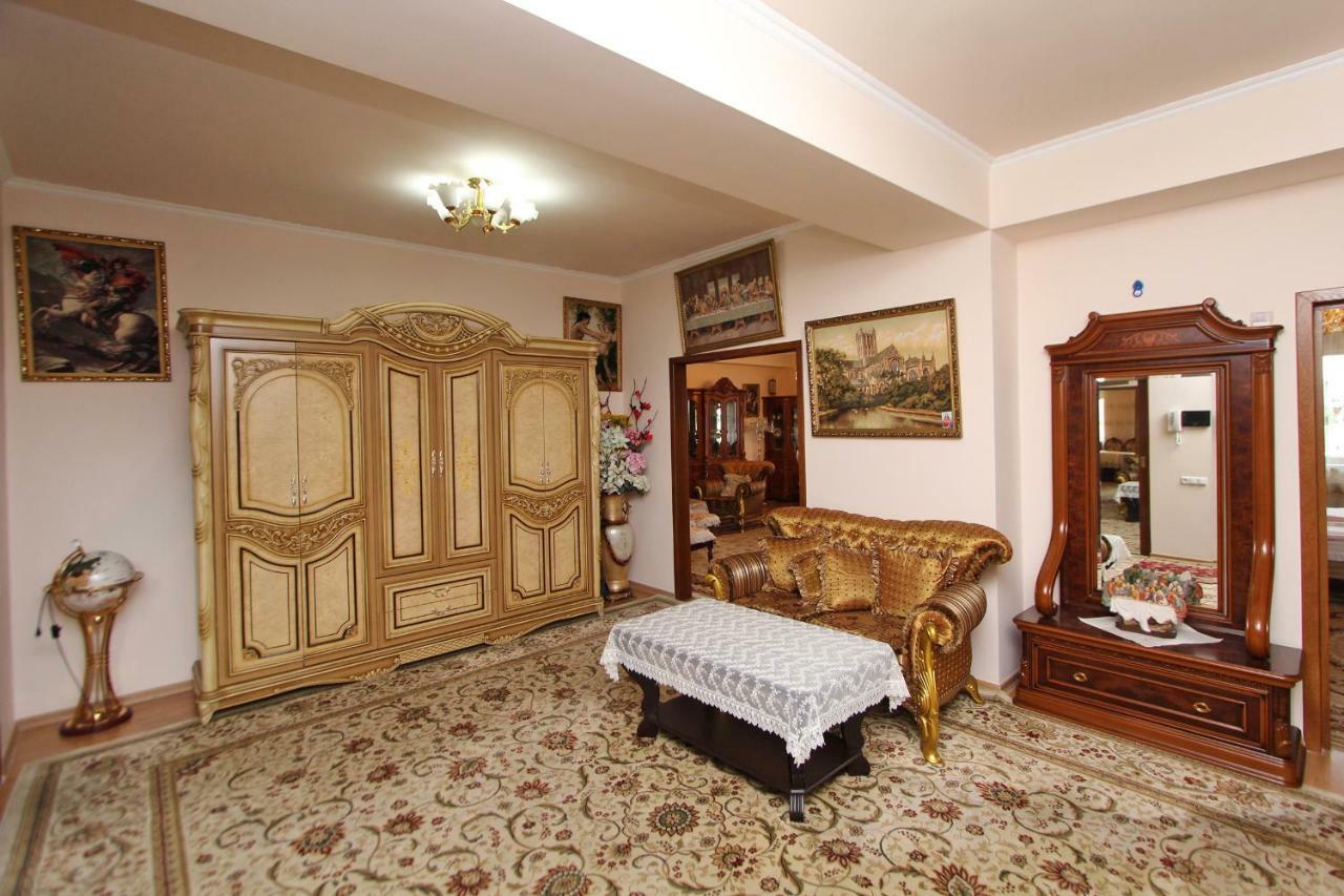 Apartments Emili Γιερεβάν Εξωτερικό φωτογραφία