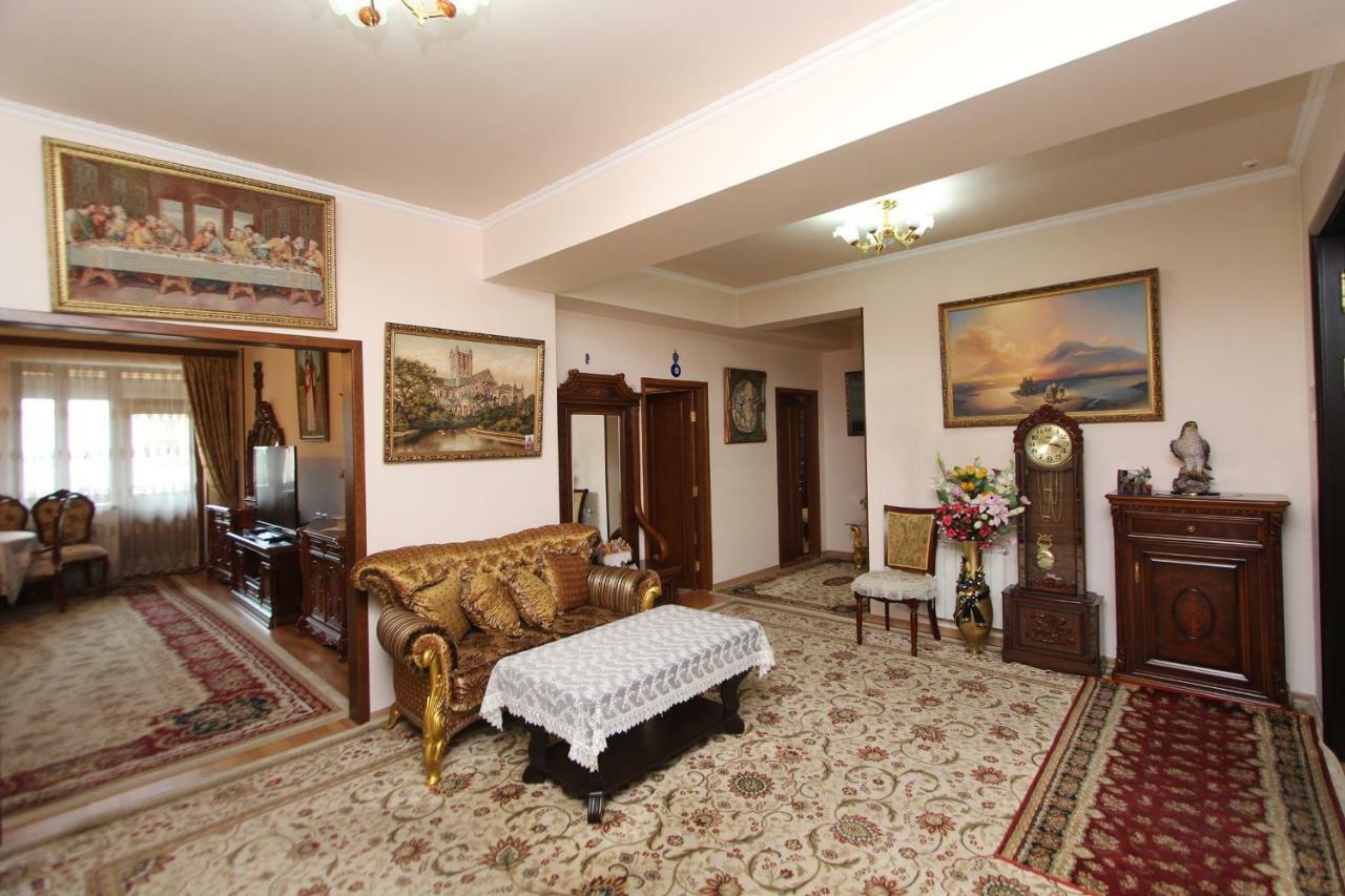 Apartments Emili Γιερεβάν Εξωτερικό φωτογραφία